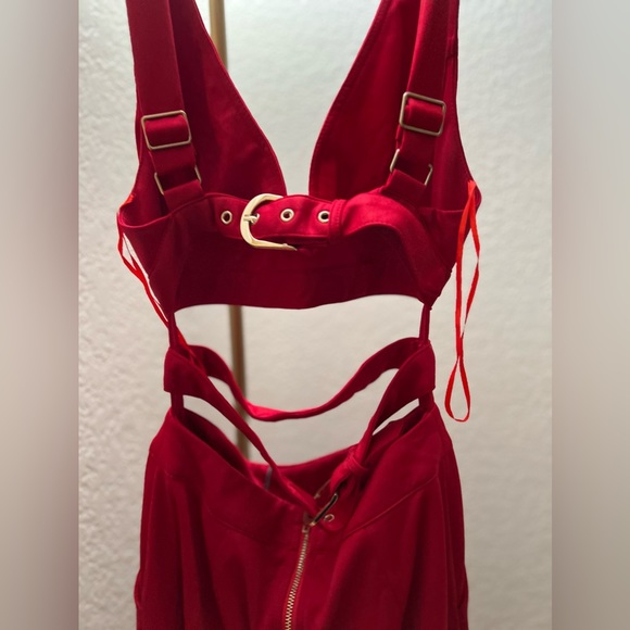 Red jumpsuit flare bottoms stretchy - Picture 3 of 4